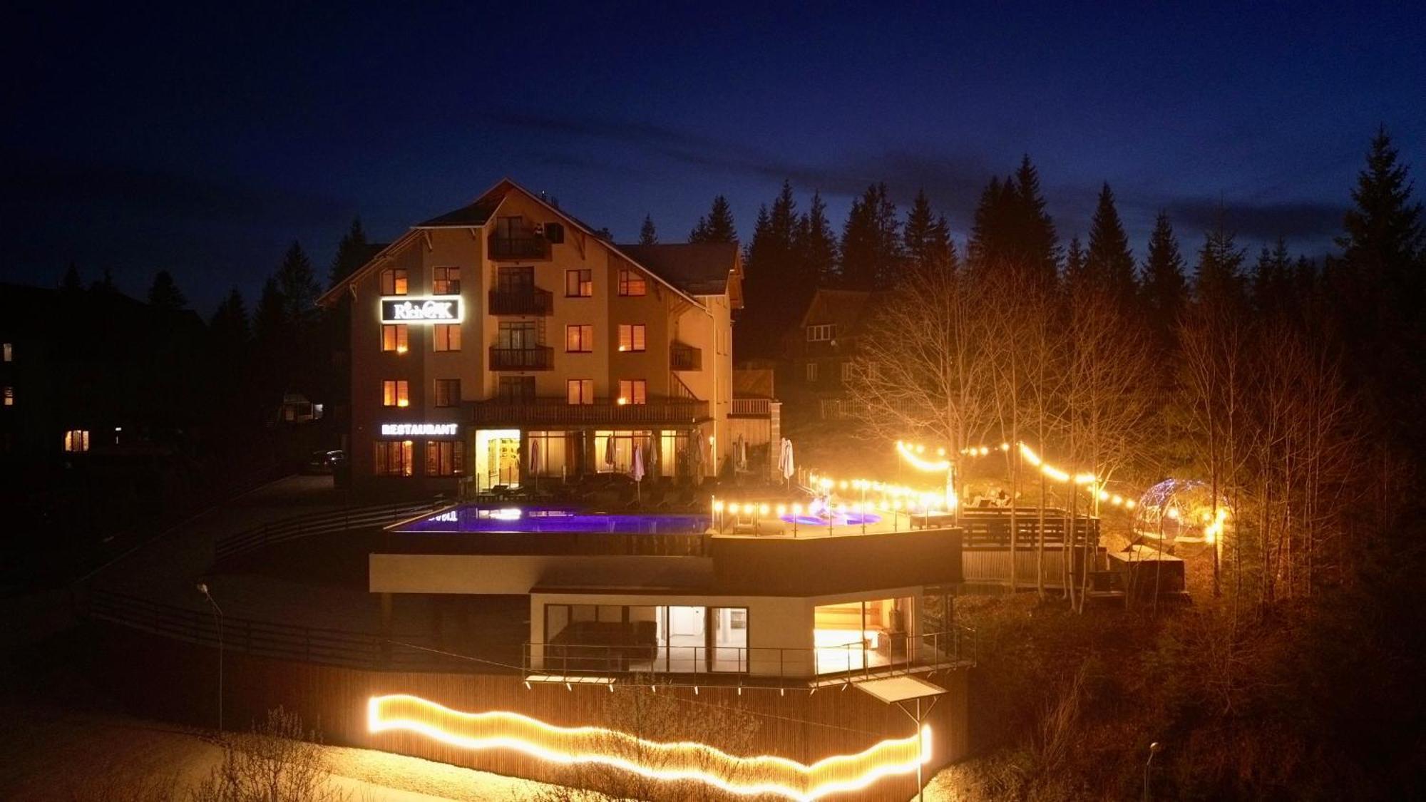 Rich Oak - Готель З Відкритим Панорамний Басейном Yablunytsya Exterior foto